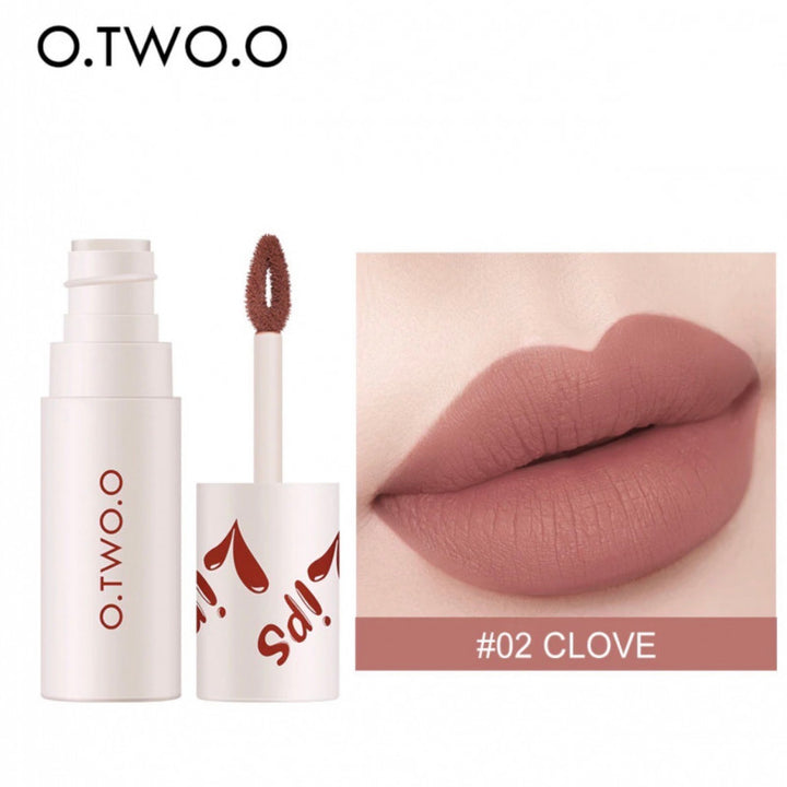 او تو او - أحمر شفاه سائل مطفي - درجة روج سائل فيلفت مات clove 02 - متوفر في توب جيت