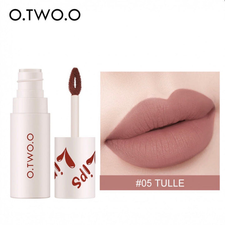 او تو او - أحمر شفاه سائل مطفي - درجة روج سائل فيلفت مات tulle 05 - متوفر في توب جيت