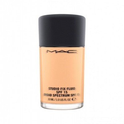 ماك  كريم اساس سائل ستوديو فكس كريم أساس لتغطية مثالية ولمسة نهائية طبيعية